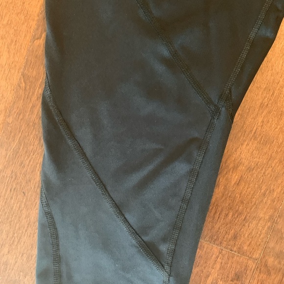 NWOT Champion Athletic Capri - Picture 2 of 4